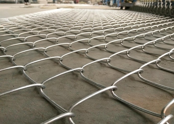 Recinto galvanizzato immerso caldo Mesh del collegamento a catena 2.0-4.8mm per il campo di sport