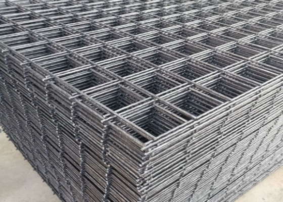Il filo di acciaio a basso tenore di carbonio Mesh Panels, lunghezza di 2-6m ha saldato il recinto d'acciaio Panels