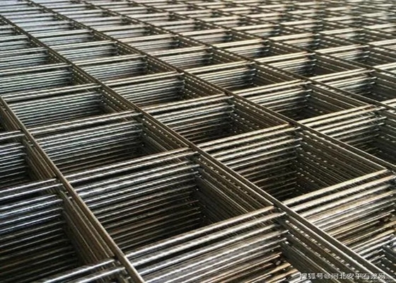 Il filo di acciaio a basso tenore di carbonio Mesh Panels, lunghezza di 2-6m ha saldato il recinto d'acciaio Panels