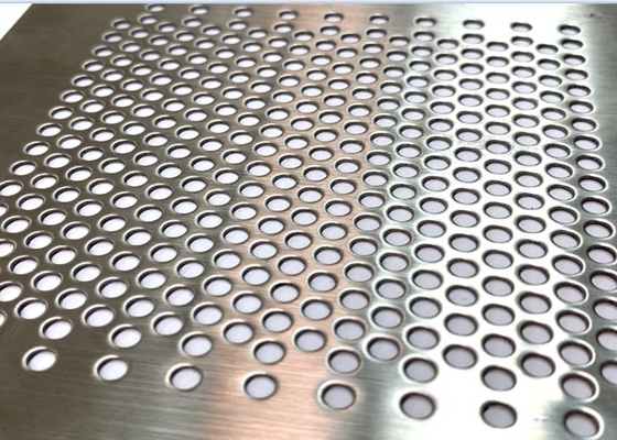 2m 2.44m hanno perforato Mesh Sheets d'acciaio, strato perforato di acciaio inossidabile 316